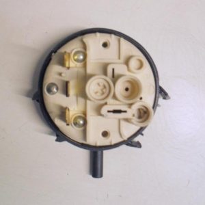 PRESSOSTATO COD. 0400602   CODICE ALTERNATIVO: 761266   PER LAVATRICE ARISTON ABS636TX, ABS536TX, bas607tx, INDESIT WG421TX, W65T,  wg 522 txu,  indesit wg 630
