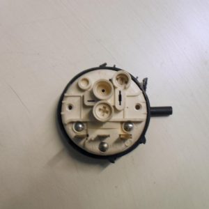 PRESSOSTATO COD. 761281   CODICE ALTERNATIVO: 0673100   PER LAVATRICE ARISTON AD 7 ID, AD 10