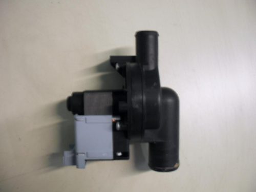 1705 -- 000 (1793) Pompa scarico lavastoviglie Candy CDW 376 S cod 49908