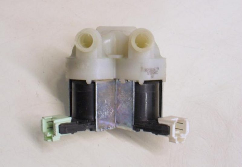 Elettrovalvola lavatrice Whirlpool AWG855 cod 461973072061