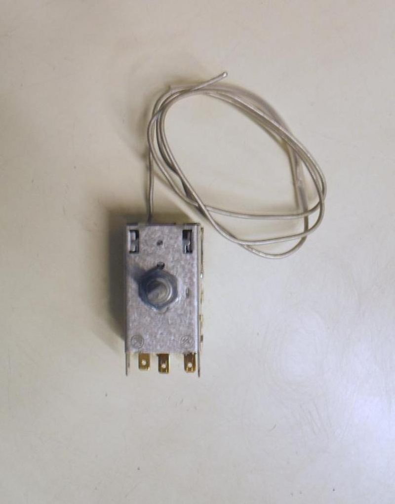 TERMOSTATO COD. K59-L2103   PER FRIGORIFERO Electrolux RRD24301W