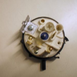 PRESSOSTATO COD. 276408   CODICE ALTERNATIVO: 90488852   PER LAVATRICI ZEROWATT HOOVER LADYZERO HX 66, HOOVER SELFORA HK650