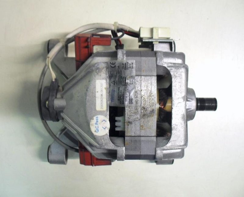 Motore lavatrice Indesit WITL86 cod 16001981200 / 16001981201