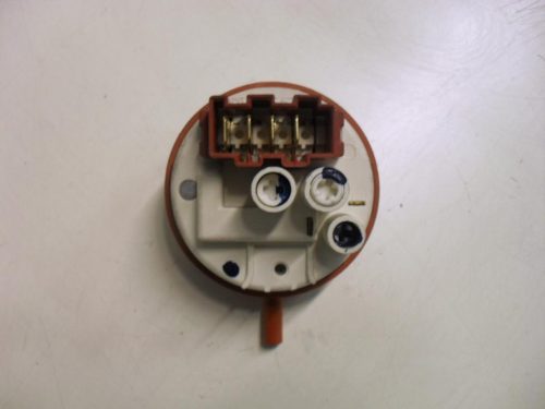 2035 -- 000 (2067) PRESSOSTATO COD. 160020268.01 PER LAVATRICE ARISTON AVXXL105