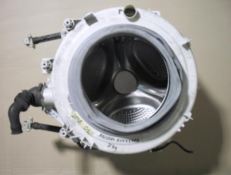 GRUPPO VASCA COMPLETO PER LAVATRICE ARISTON AVXXL105 7 Kg   1000 giri