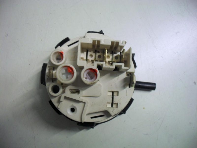 PRESSOSTATO  COD. 520000403   PER LAVATRICE ARDO T80