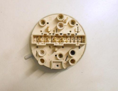 PRESSOSTATO COD. 91200656   CODICE ALTERNATIVO: 792383   PER LAVATRICE CANDY ACTIVA 109 ACR