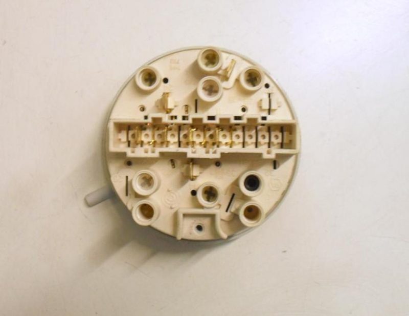 PRESSOSTATO COD. 91200656   CODICE ALTERNATIVO: 792383   PER LAVATRICE CANDY ACTIVA 109 ACR