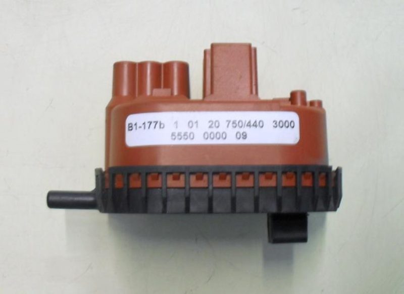 PRESSOSTATO COD. B1-177B   CODICE ALTERNATIVO: 5550000009   PER LAVATRICE BOSCH WOL2050