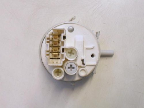 2184 -- 000 (2222) PRESSOSTATO COD. 160018224 CODICE ALTERNATIVO: 7650051 PER LAVATRICE ARISTON AMXXF149, AVXXF129