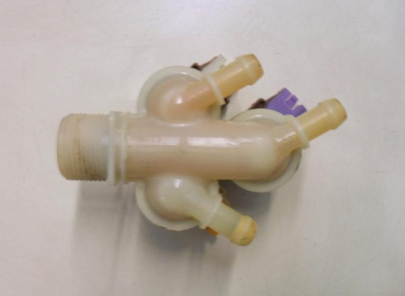 Elettrovalvola lavatrice Ariston AMXXF149 cod 160017454.00