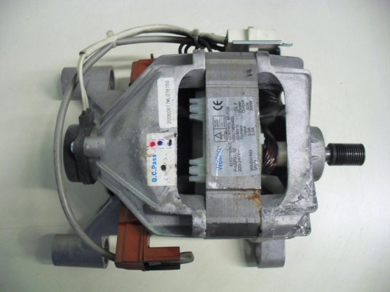 Motore lavatrice Indesit WIAV 60 cod 16001965400