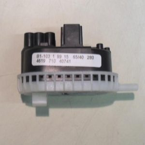 PRESSOSTATO COD. 461971040741   CODICE ALTERNATIVO: B1-103   PER LAVATRICE Whirlpool AWM 270/3, awm 301/3, BAUKNECHT WA 8388 W