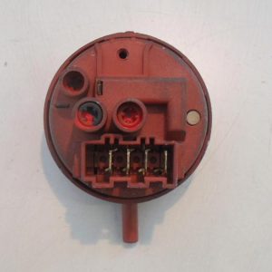 PRESSOSTATO COD. 160016990.01   CODICE ALTERNATIVO: 505GR1 01   PER LAVATRICE ARISTON AVL6E, AVL86P, AVL66P, INDESIT WI105, WI8,indesit w 83 t,indesit wi 122,indesit wil 66