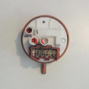 PRESSOSTATO COD.160019326.01   CODICE ALTERNATIVO: 505GR1 01   PER LAVATRICE ARISTON ARXL85, AVXD129, AV6, INDESIT WIAV 60, WIAV 80, WIL 12, WIE107, wia 102