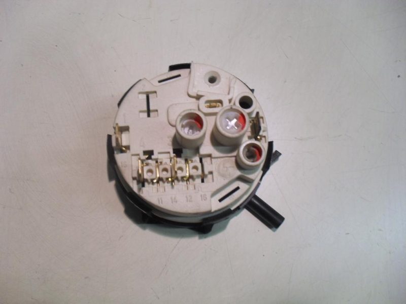 PRESSOSTATO COD. 91201693 CODICE ALTERNATIVO: R34105V   PER LAVATRICE HOOVER HN 5060-30, CANDY C1 506, C2 512, zerowatt zl 60, ipx4