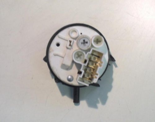 2554 -- 000 (2616) PRESSOSTATO COD. 276574 PER LAVATRICE IGNIS LOP80, LOP60