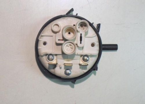2563 -- 000 (2625) PRESSOSTATO COD. 761072 PER LAVATRICE ARISTON AB636TX, AB 646 TX.1, ba 67tx/1