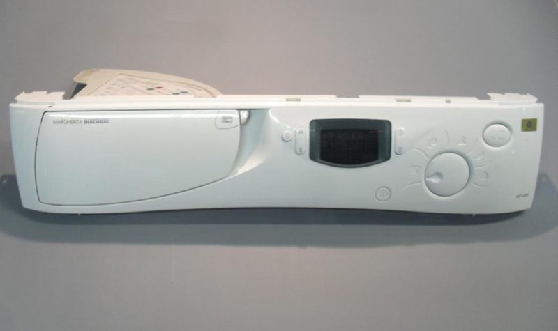 FRONTALE PER LAVATRICE ARISTON AD1600   COMPLETO DI SCHEDA COMANDI COD. 21500655101