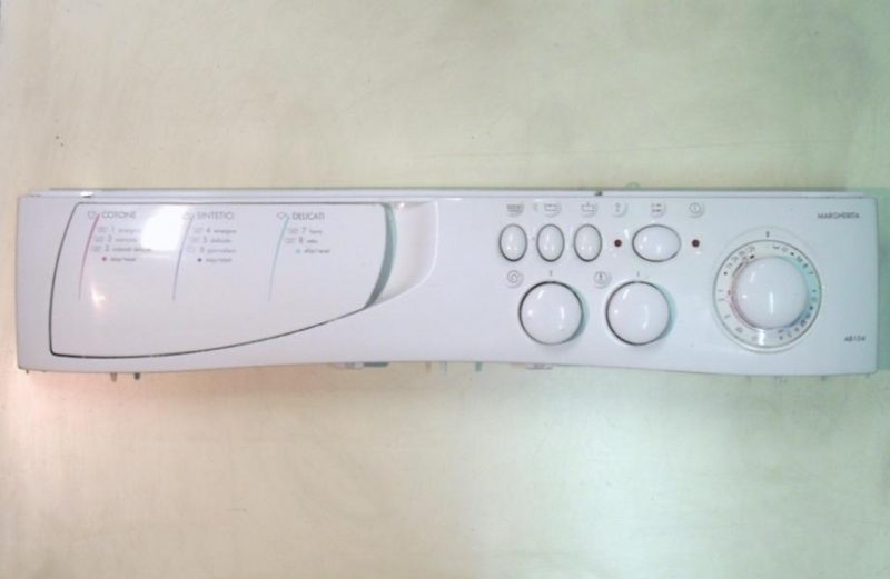 FRONTALE PER LAVATRICE ARISTON AB104   COMPLETO DI TIMER COD. 31660001.05 E SELETTORI