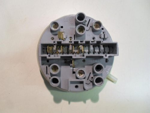 2770 -- 000 (2833) PRESSOSTATO COD. 124.202.200 CODICE ALTERNATIVO: 2047 PER LAVATRICE CASTOR CC 341