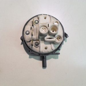PRESSOSTATO COD. 761151 CODICE ALTERNATIVO: 01230804   PER LAVATRICE ARISTON AD 10