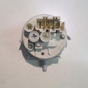 PRESSOSTATO COD. 7650021 CODICE ALTERNATIVO: 160014176.02   PER LAVATRICE ARISTON AB 66, AB 66X