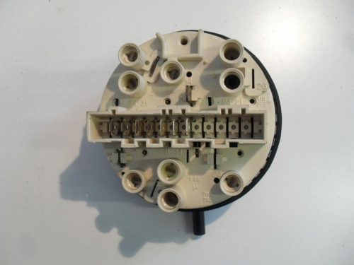 2974 -- 000 (3039) PRESSOSTATO COD. 3065072AA2 CODICE ALTERNATIVO: 792858 PER LAVATRICE BOSCH FD 7604, WFF1780II/12, wff1110ii