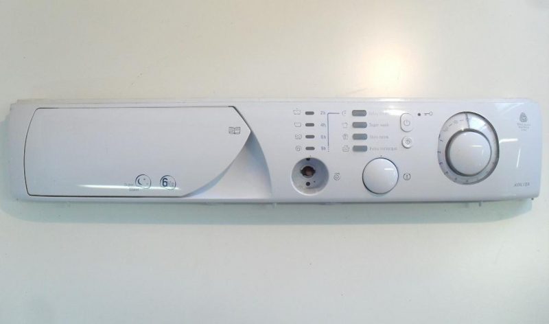 FRONTALE PER LAVATRICE ARISTON AVXL109   COMPLETO DI SCHEDA COMANDI COD. 21012608300 E SELETTORI