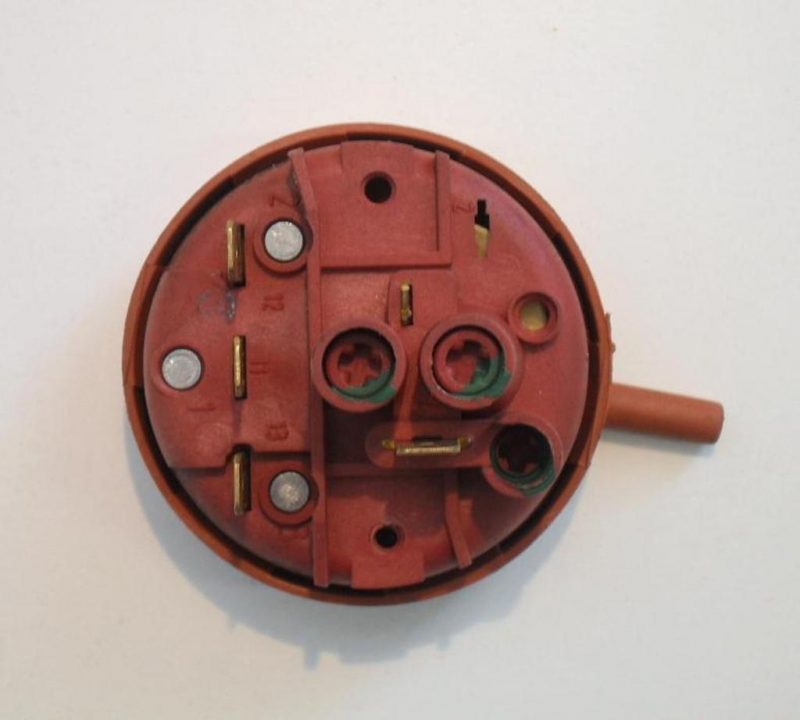 PRESSOSTATO COD. 2801560600   CODICE ALTERNATIVO: 505BS401   PER LAVATRICE SMEG LBS 65,  smeg lbs 85