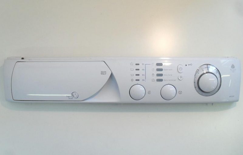 FRONTALE PER LAVATRICE ARISTON AVL89   COMPLETO DI SCHEDA COMANDI COD. 21010079601 E SELETTORI