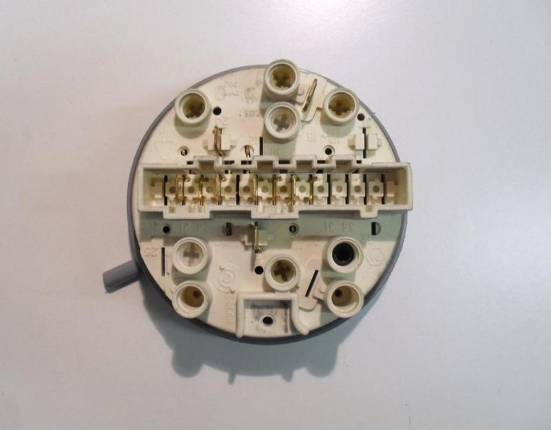 PRESSOSTATO COD. 91200984   PER LAVATRICE HOOVER L. TROPIC HX 44 S