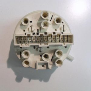 PRESSOSTATO COD. 12473272/1 CODICE ALTERNATIVO: 79387381   PER LAVATRICE ELECTROLUX EW 915F, EW610F, REX RLB64X, RLE6F