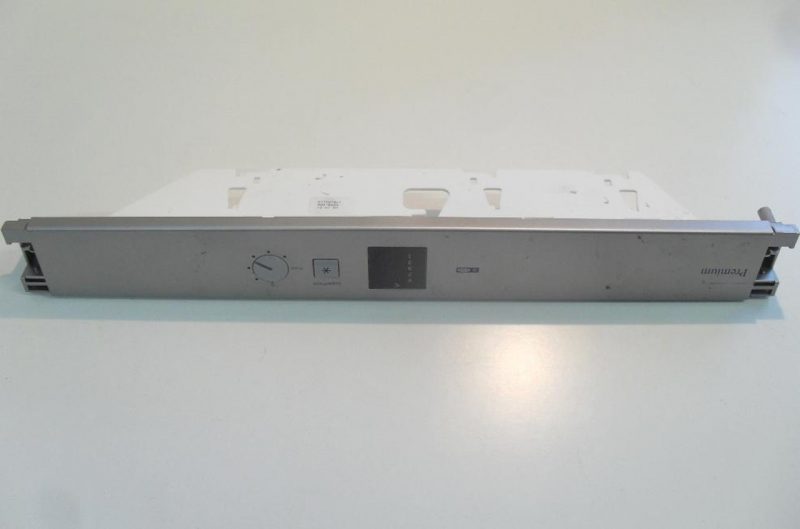 FRONTALE PER FRIGORIFERO LIEBHERR CUPESF 3553   COMPLETO DI SCHEDA COMANDI COD. 6133290-00 / 6115678-1