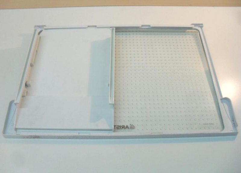RIPIANO 35 X 52,9 IN VETRO CON SUPPORTO CASSETTO SCORREVOLE PER FRIGORIFERO ARISTON MBA 3833