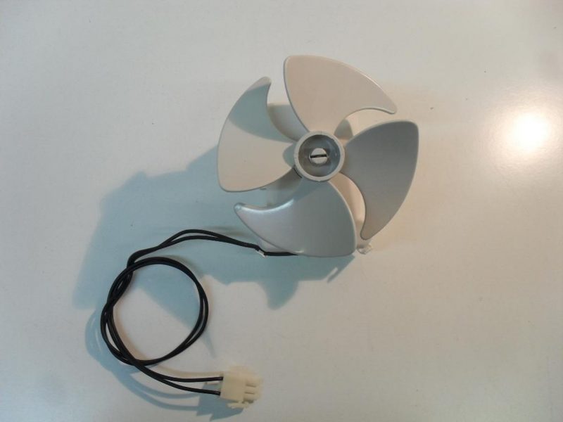 3579 -- 000 (3654) MOTOVENTILATORE COD. 6118004-00 CODICE ALTERNATIVO: 5531008180 PER FRIGORIFERO LIEBHERR CNES 4013