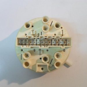 PRESSOSTATO COD. 12473274/1 CODICE ALTERNATIVO: 79387583   PER LAVATRICE REX RLB 5P, zoppas  pl 543 x, ELECTROLUX EW 925S