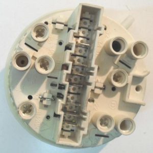 PRESSOSTATO COD. 7920011   CODICE ALTERNATIVO 132082230   PER LAVATRICE AEG L72766VT