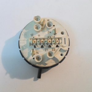 PRESSOSTATO COD. 91213371 CODICE ALTERNATIVO: 272297   PER LAVATRICE CANDY ACTIVA 85 AC