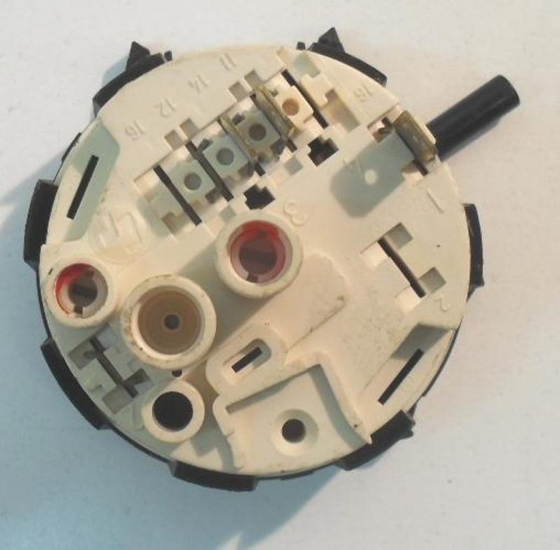 Pressostato lavastoviglie Candy AA cod 82240060