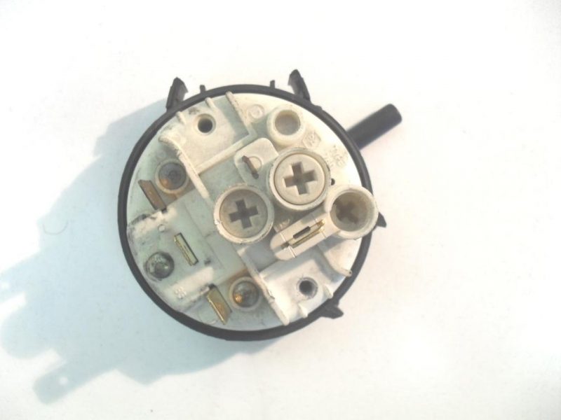 PRESSOSTATO COD. 91201926   C0DICE ALTERNATIVO 761490   PER LAVATRICE CANDY ACT  ML841AC