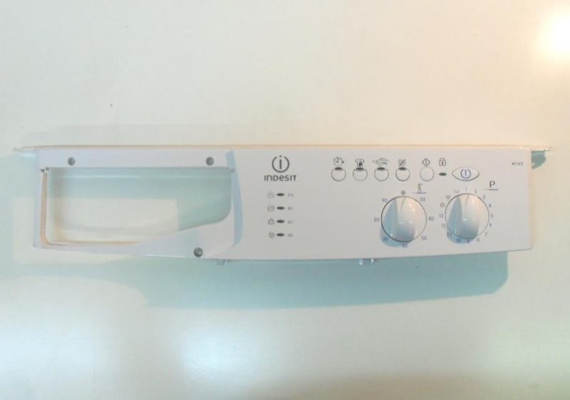 FRONTALE PER LAVATRICE INDESIT WIL62   COMPLETO DI SCHEDA COMANDI COD. 2102605700   SW REL: 10.2.0