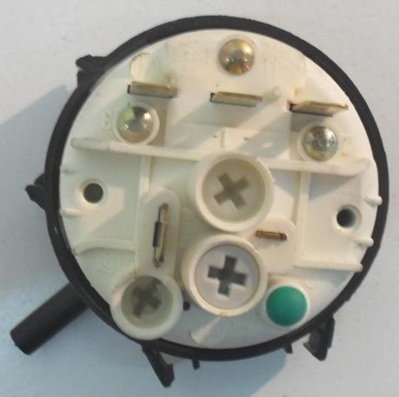 4039 -- 000 (4123) PRESSOSTATO COD. 91201080 PER LAVATRICE CANDY CN 65 AT, CJ 534 AT, candy cn 55 at, cn 55 at