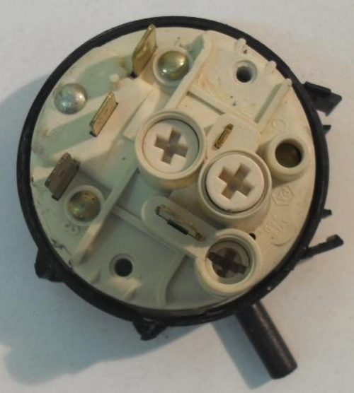 PRESSOSTATO COD. 90487760   PER LAVATRICE CANDY CSI 635 XT, csi 435 xt