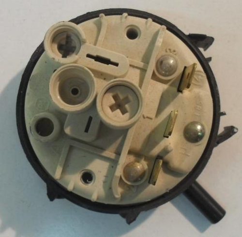 PRESSOSTATO COD. 90487737   PER LAVATRICE CANDY CSI 635 XT, csi 435 xt