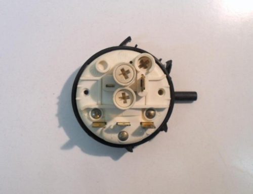 4207 -- 000 (4291) PRESSOSTATO COD. 0996100 CODICE ALTERNATIVO: 761640 PER LAVATRICE INDESIT WG635TP