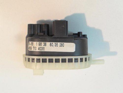 PRESSOSTATO COD. 461971040311   CODICE ALTERNATIVO: B1-118   PER LAVATRICE WHIRLPOOL AWM232