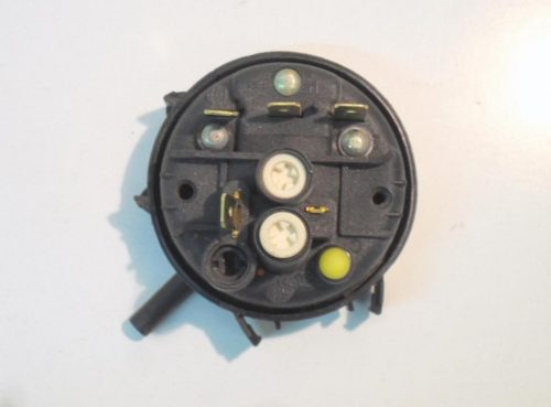 4500 -- 000 (4589) PRESSOSTATO COD. 24483 CODICE ALTERNATIVO: 41.93-051 PER LAVATRICE CANDY C545XT, c 577 xt, c 550 xt