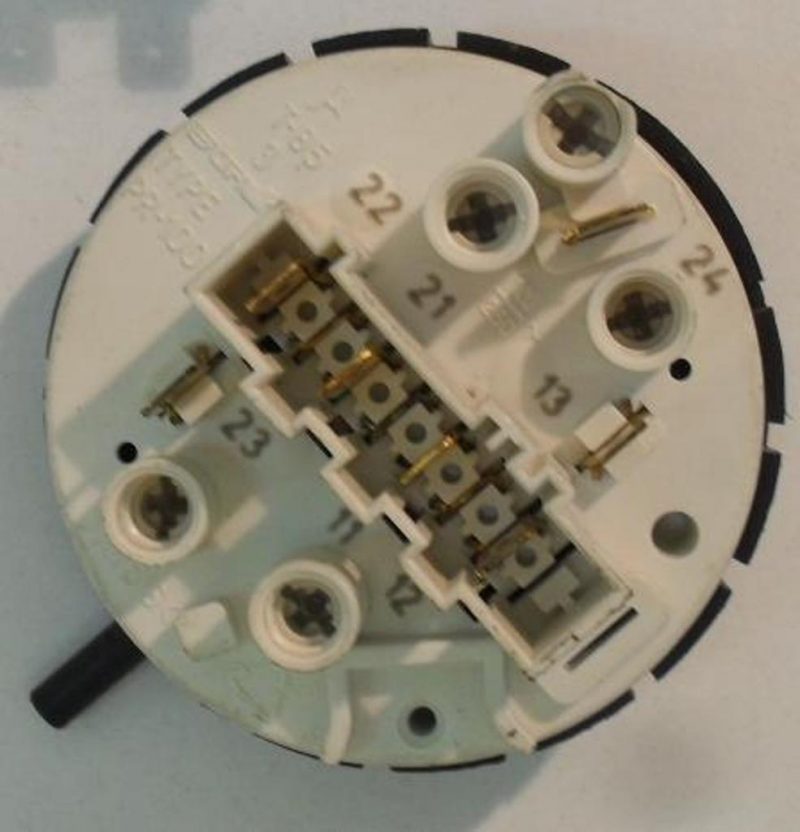 PRESSOSTATO COD. 5420003701   PER LAVATRICE BOSCH WFD1060II/01