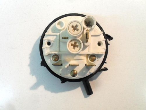 4561 -- 000 (4651) PRESSOSTATO COD. 761633 PER LAVATRICE WHIRLPOOL AWG340-4